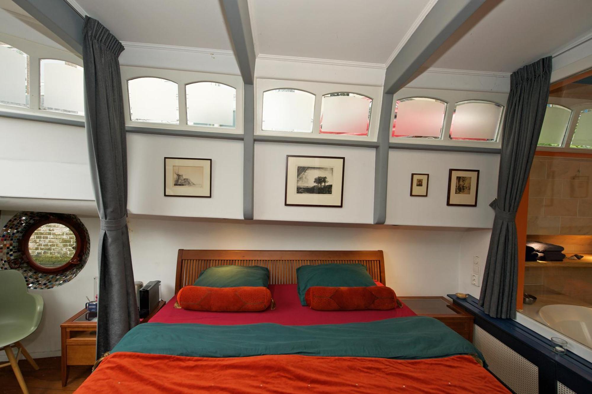 Amsterdam Center - Houseboat B&B By Captain Ricard Ngoại thất bức ảnh